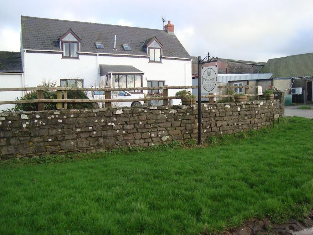 The Farmhouse Lochmeyler - Featured Image