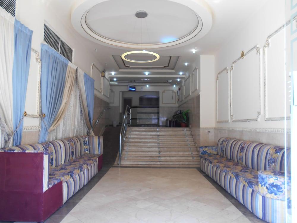 Diyar Jaafaria - Lobby Sitting Area