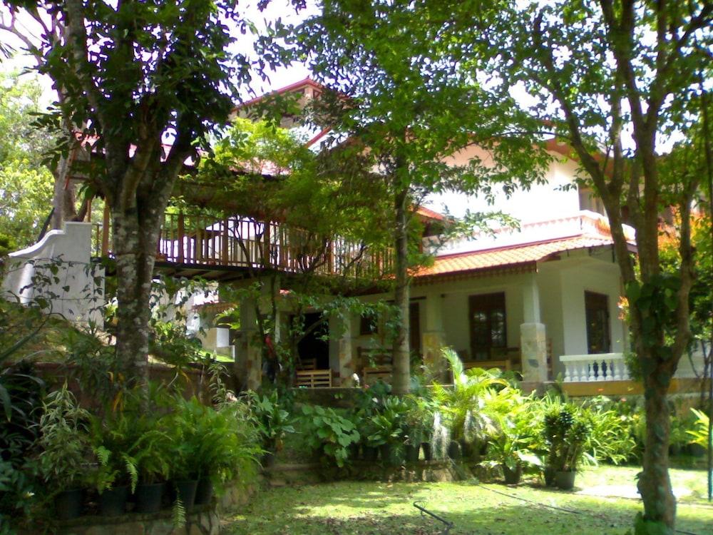 Lanka Villas Holiday Resort - Featured Image
