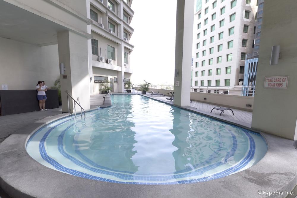 Mandarin Plaza Hotel - Indoor/Outdoor Pool