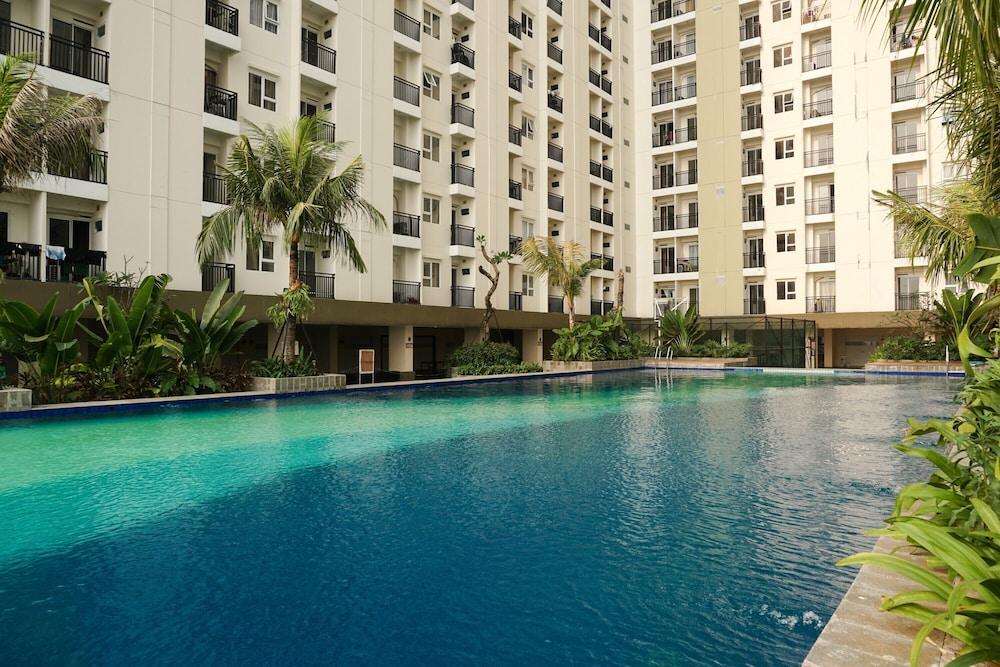 Luxury 2Br At Cinere Resort Apartment - Outdoor Pool