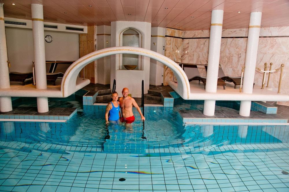 Amerika-Holzer Hotel Resort - Indoor Pool