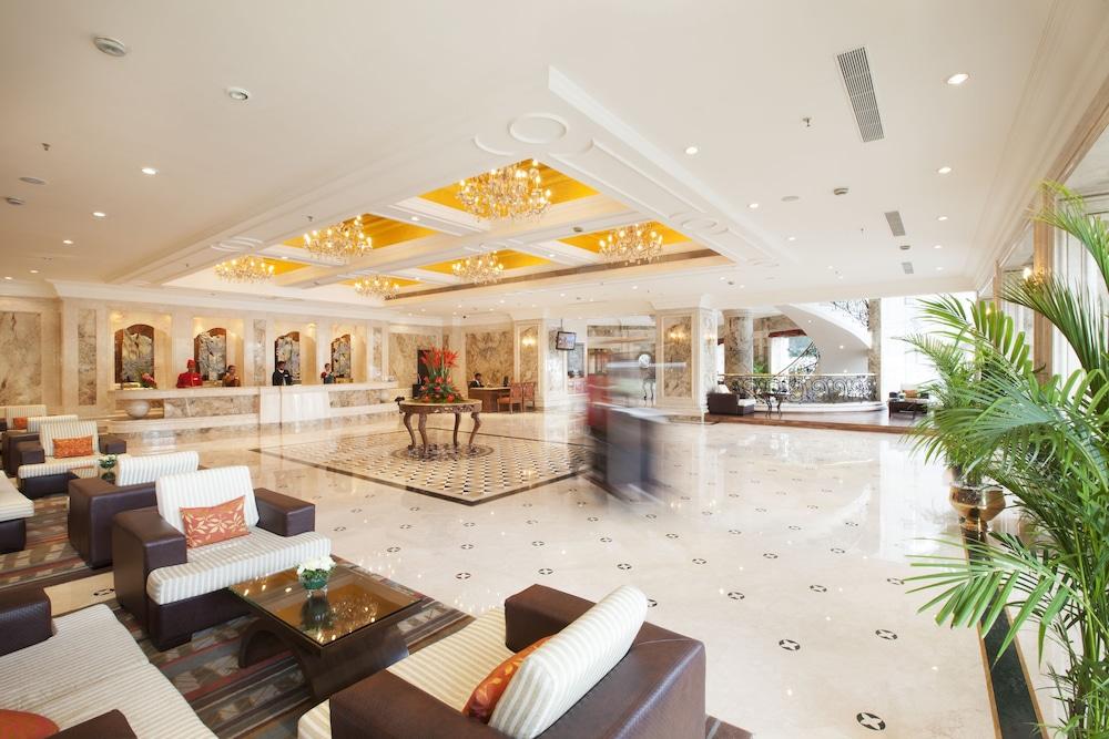 The Accord Metropolitan - Lobby Lounge