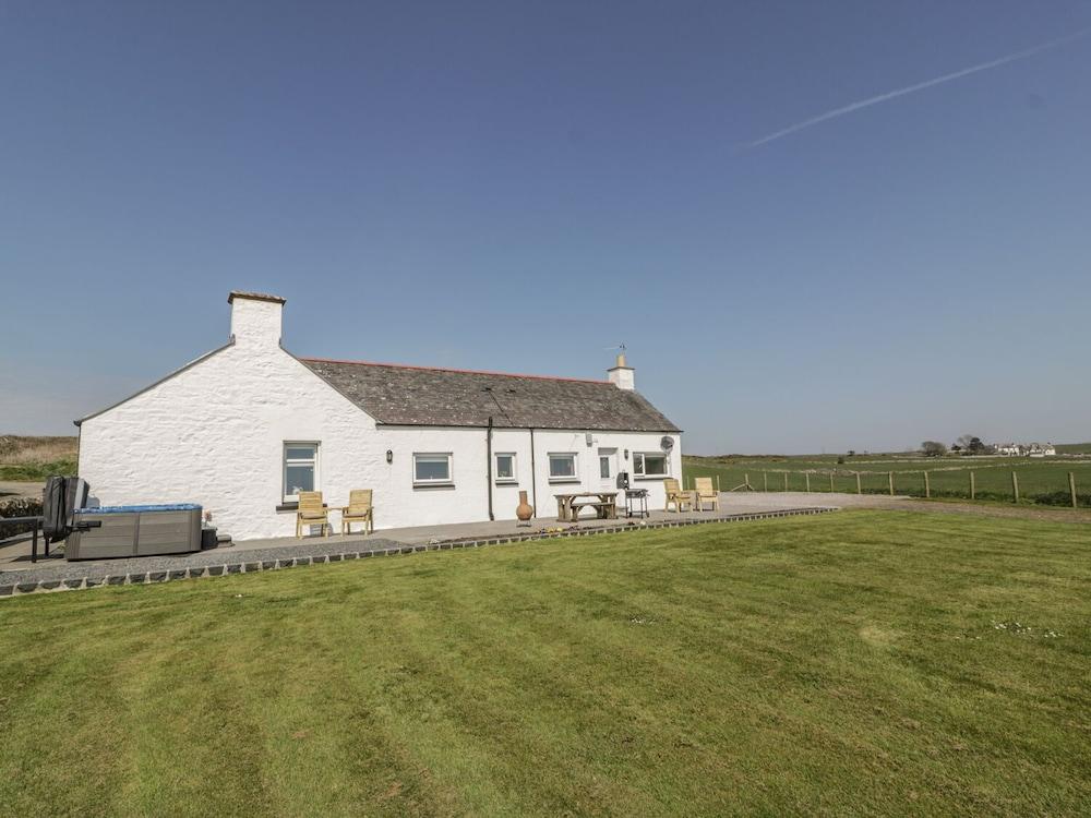 Longforth Farm Cottage - Featured Image