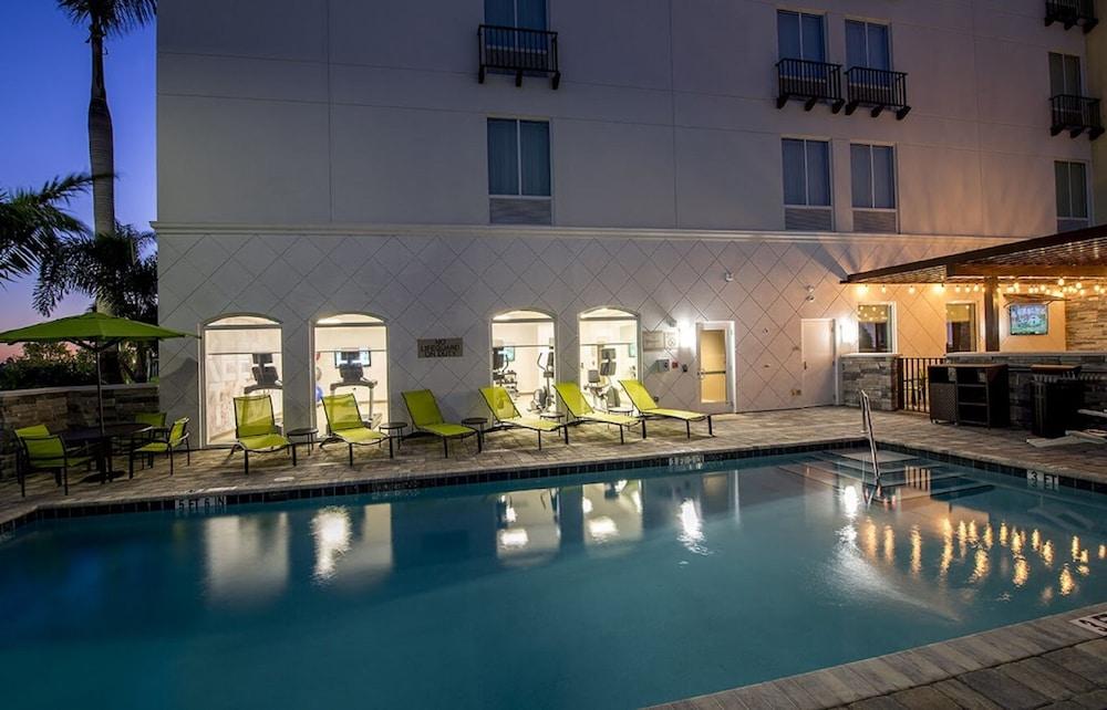 SpringHill Suites by Marriott Fort Myers Estero - Outdoor Pool