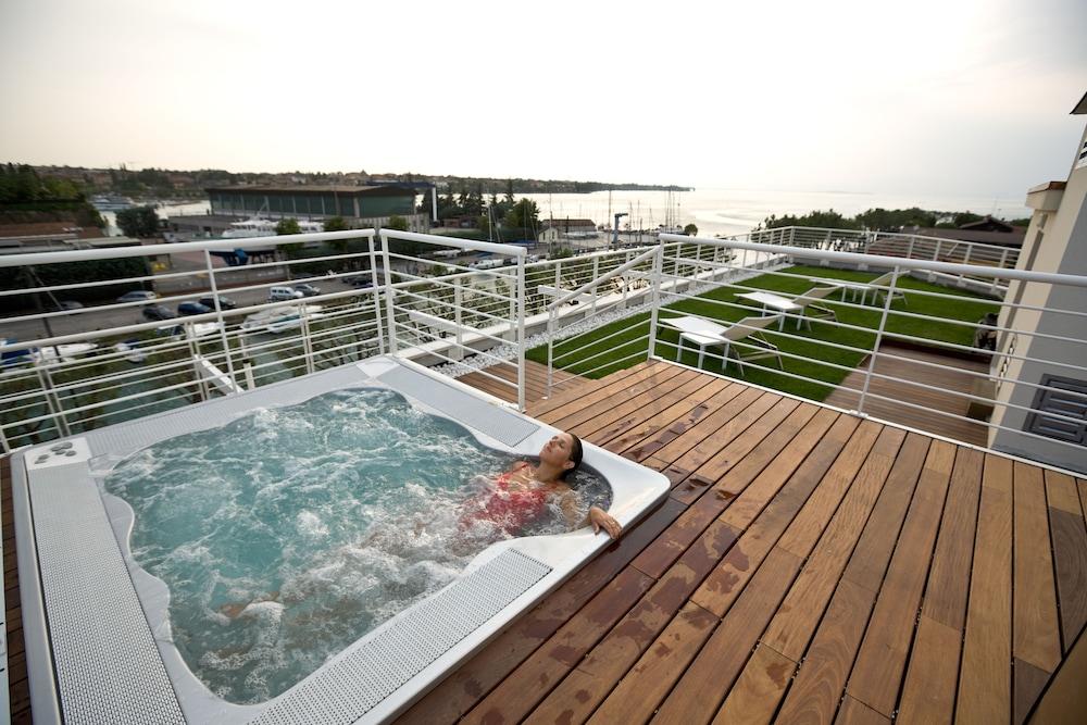 Hotel Acquadolce - Rooftop Pool