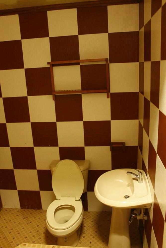 بانغلاو كليرز كابين - Bathroom