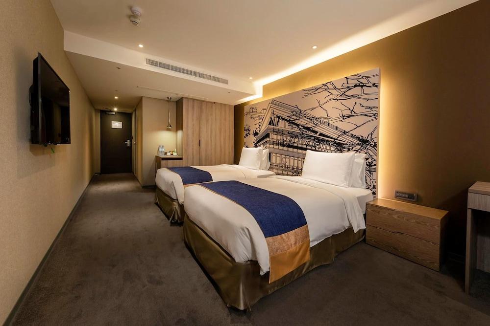 Green World Hotels ZhongXiao - Room