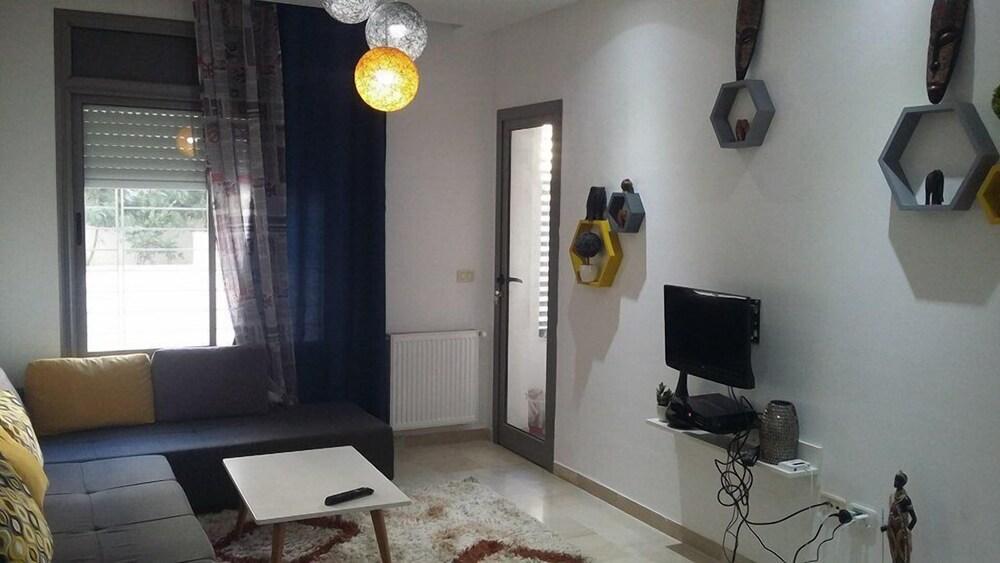 Appartement Jinen Ain Zaghouan - Living Room
