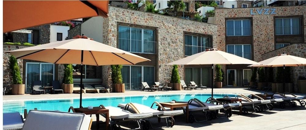 LVZZ Hotel - Boutique Class - Outdoor Pool