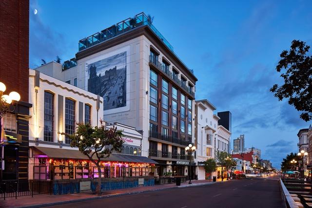 AC Hotel by Marriott San Diego Downtown Gaslamp Quarter