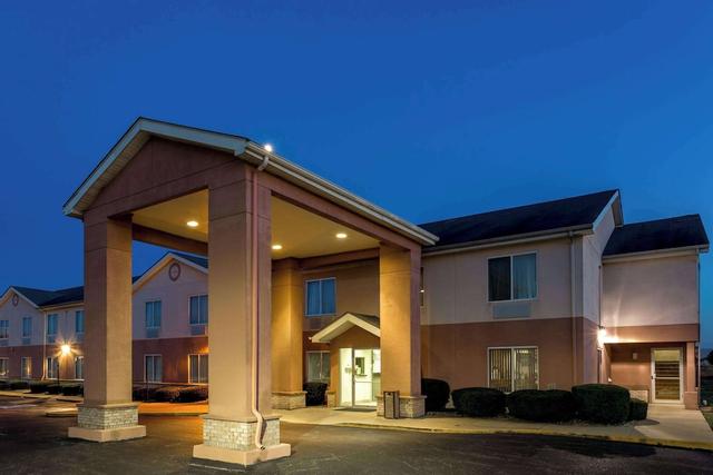 سوبر 8 باي ويندام فرانكفورت إن