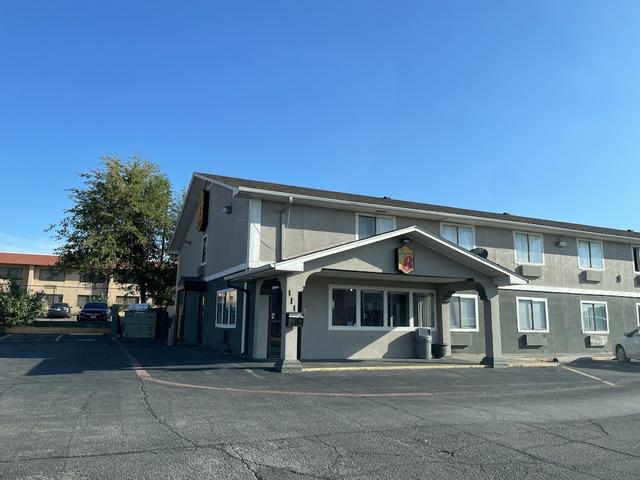 سوبر 8 باي ويندام شيرمان