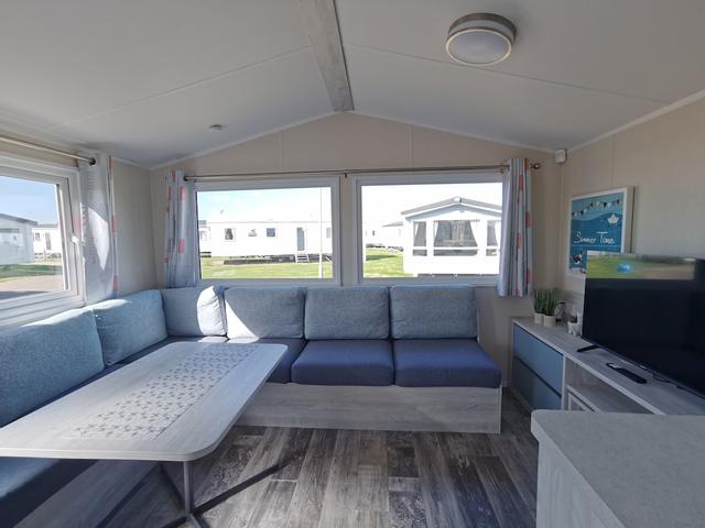 سي أكتيفيتيز جولدن ساندز بيتش ريلاكس