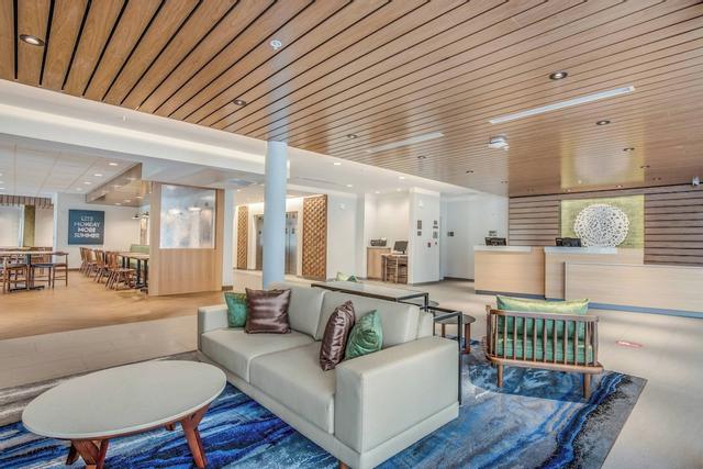 فيرفيلد إن آند سويتس باي ماريوت وايت ووتر