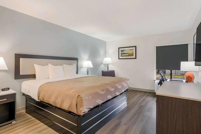 كواليتي إن جاكسونفيل نير كامب ليجون