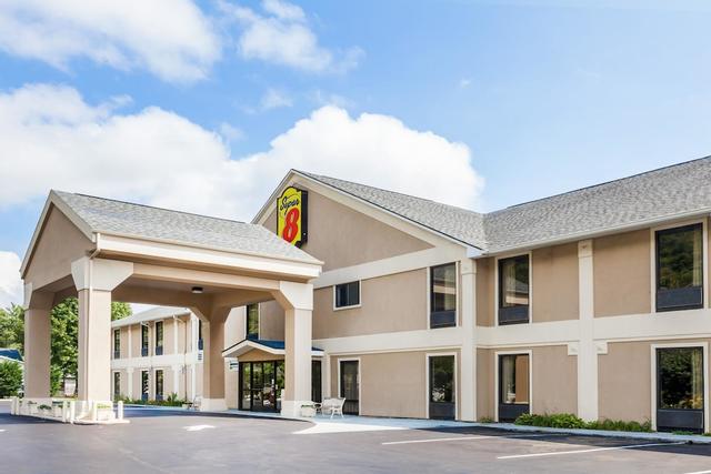 سوبر 8 باي ويندام إيروين