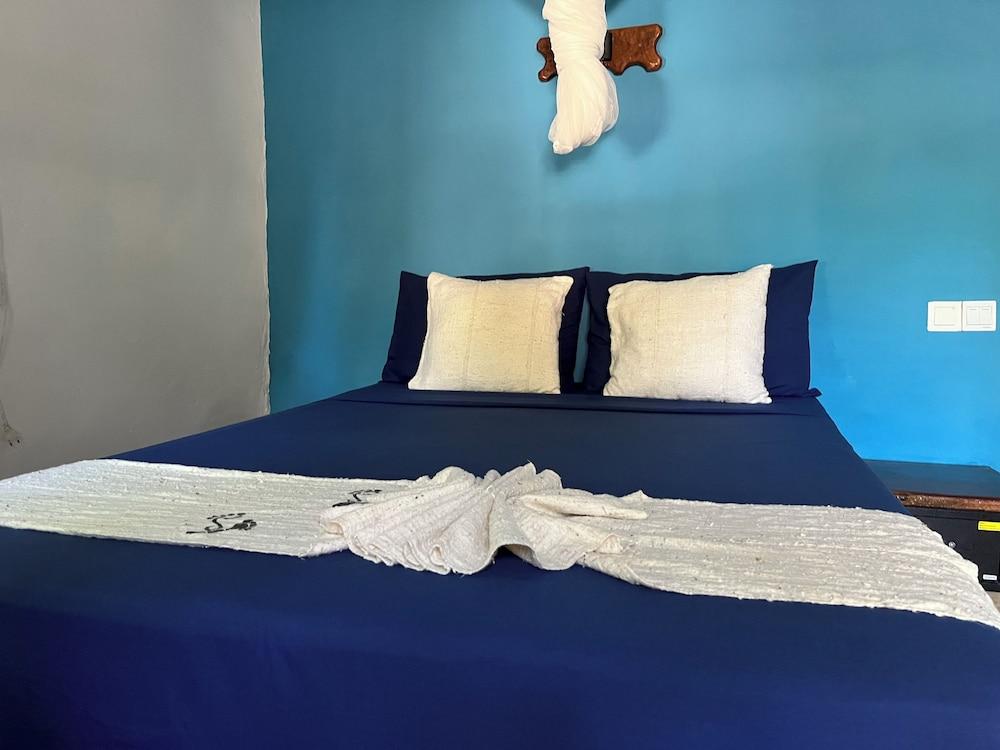 فوت ستبس إكو-لودج