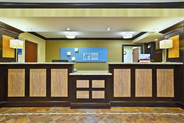 هوليداي إن إكسبرس هوتل آند سويتس واباش باي آيتش جي