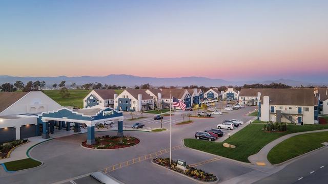 ستاي بريدج سويتس أوكسنارد ريفر ريدج باي آيتش جي