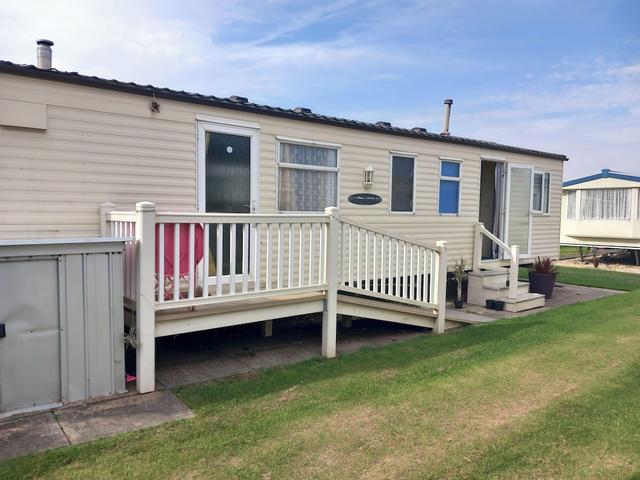 تشابل سانت ليوناردز هابي دايز بيتش فيلد