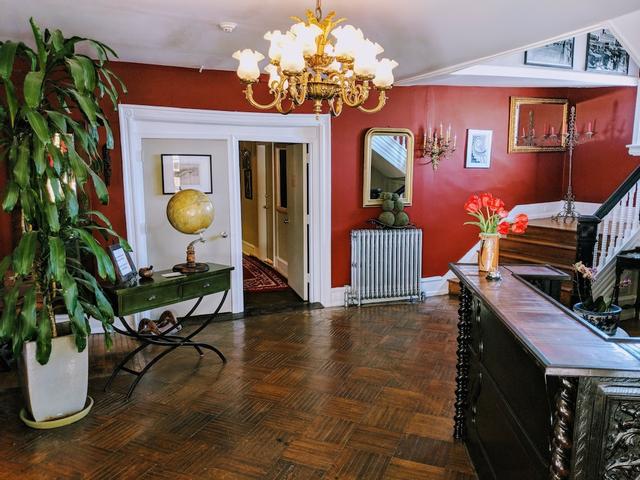 تشيلسي بب آند إن