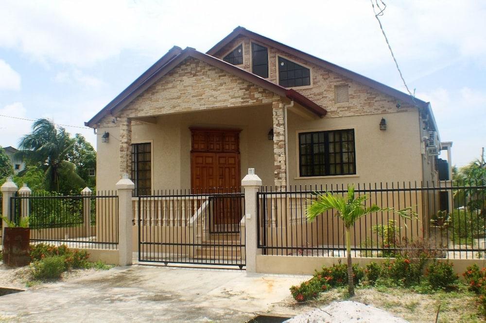 إمانيز هاوس