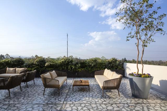 ليفينج سيفيرو باي ستارا