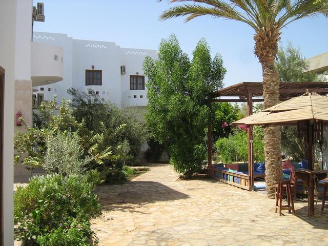 فندق ومخيم ألاسكا