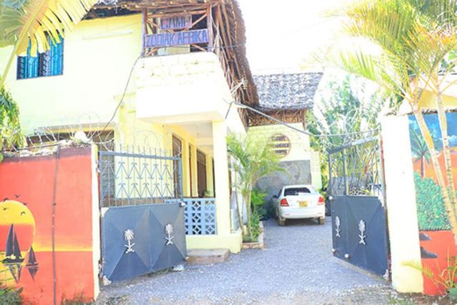 كامب زودياك أفريكا لودج