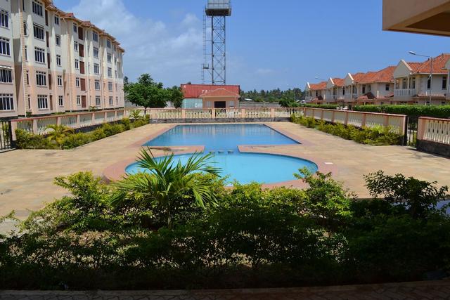 أزانزا ماتوابا هوليداي هوم