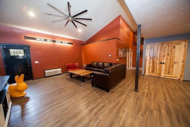 لوج كابين لودج آند سويتس