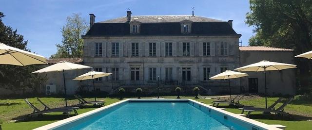 ليه لوجي دو شاتو