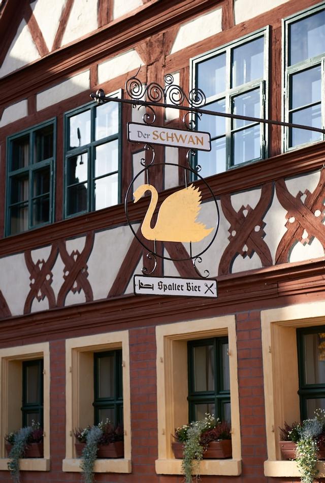 ريستورانت آند هوتل دير شفان