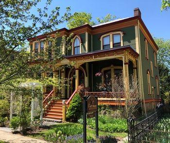 The Croff House Bed & Breakfast
