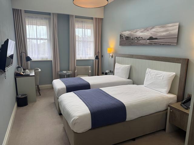 Yarrow Hotel