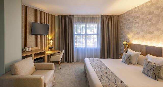 بست ويسترن بلس ساناري