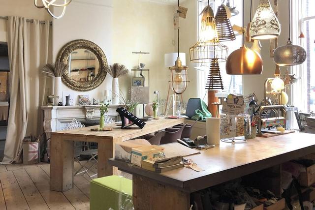 ستوديو إن كانال فيلا إن ذي أولد سنتري سشيدام