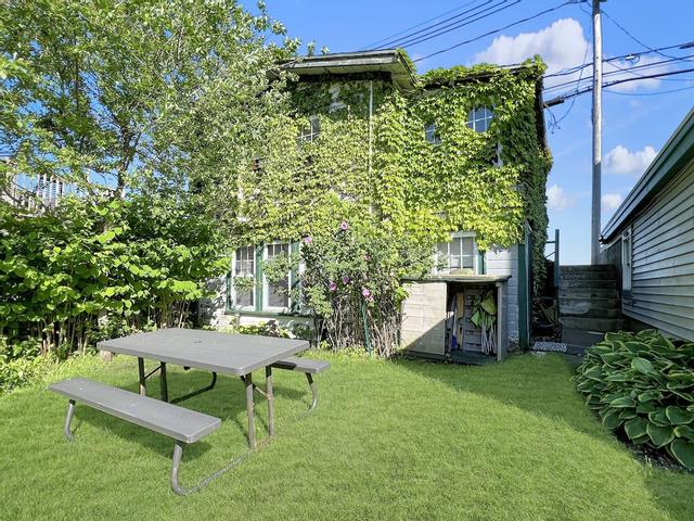 Ocean Front! Rustic Cottage Steps Away From Nubble Lighthouse And Long Sands Beach Ivy Cottage-y853 2 Bedroom Home by Redawning