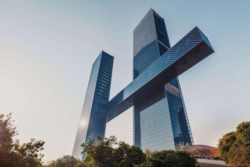 وان آند أونلي، زعبيل 1